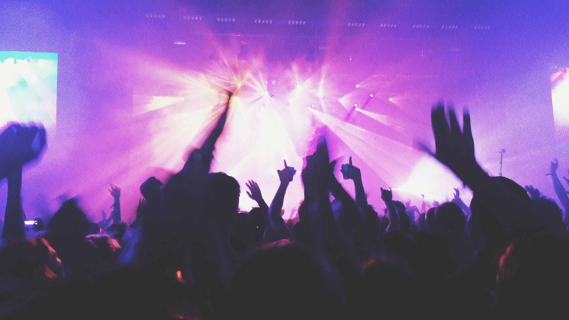 Bluebird on 3rd (located at 3rd & Lindsley Bar & Grill - Downtown Nashville)